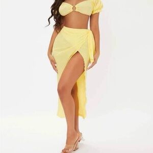 Chic Yellow Two-Piece Set with Ring Detail